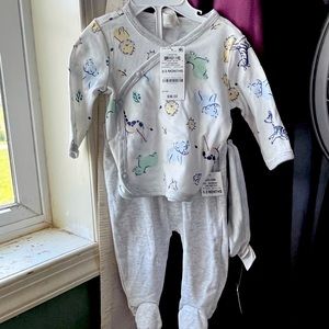 0-3 months unisex  set of pajama set NWT